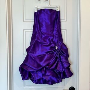 Vintage 80’s or 90’s Jessica McClintock for Gunny Sax party or prom dress.